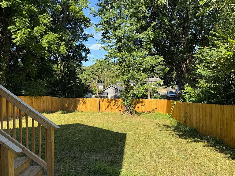 2036 Harrison Ave — Photo 32