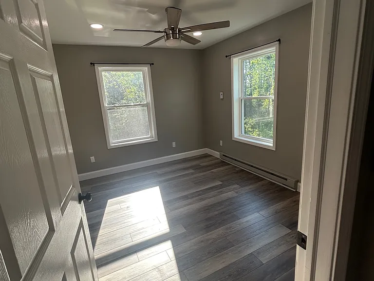 16 Miller Rd E #B — Photo 4