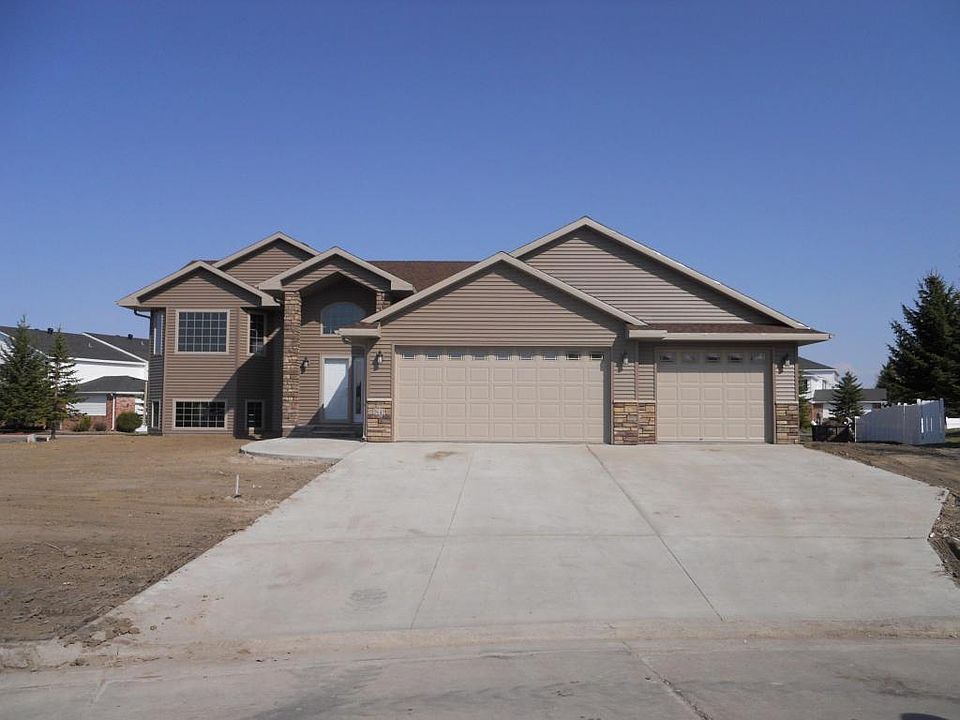 1st image of 3649 Poplar Cir
