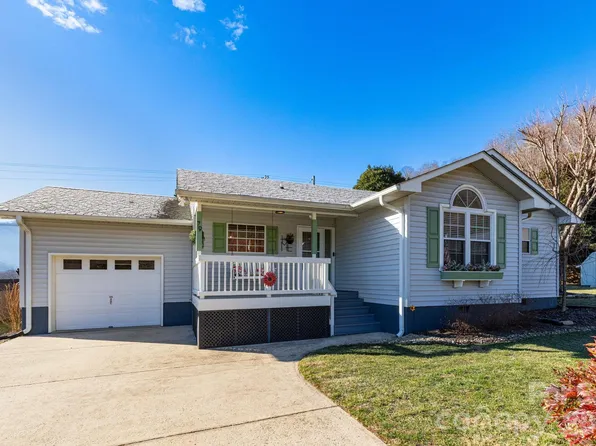 79 Sunflower Ln, Waynesville, NC 28785