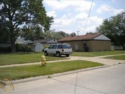 2nd image of 3501 Farnum St