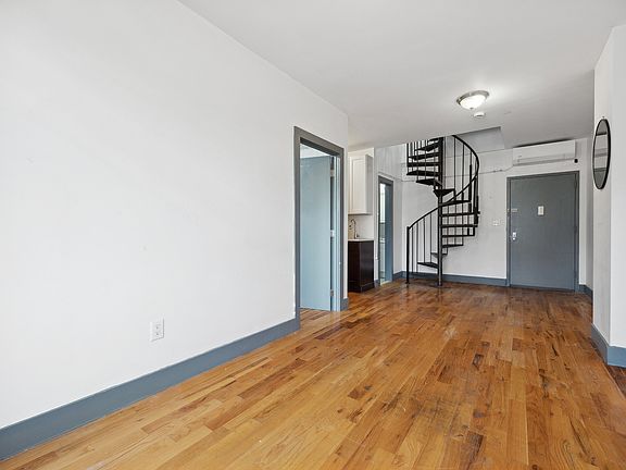 2nd image of 476 Gates Ave #4