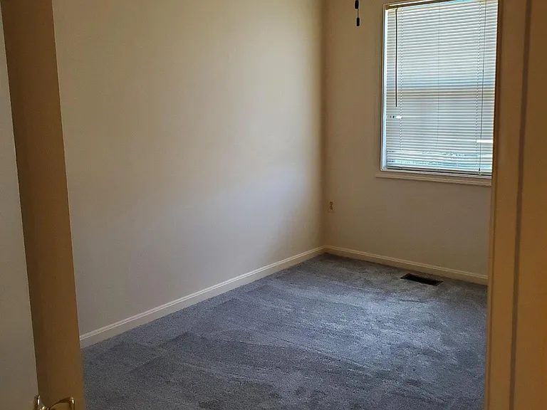 8509 Sullivan Ct — Photo 29
