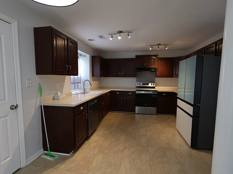 13444 High Gate Mews — Photo 5