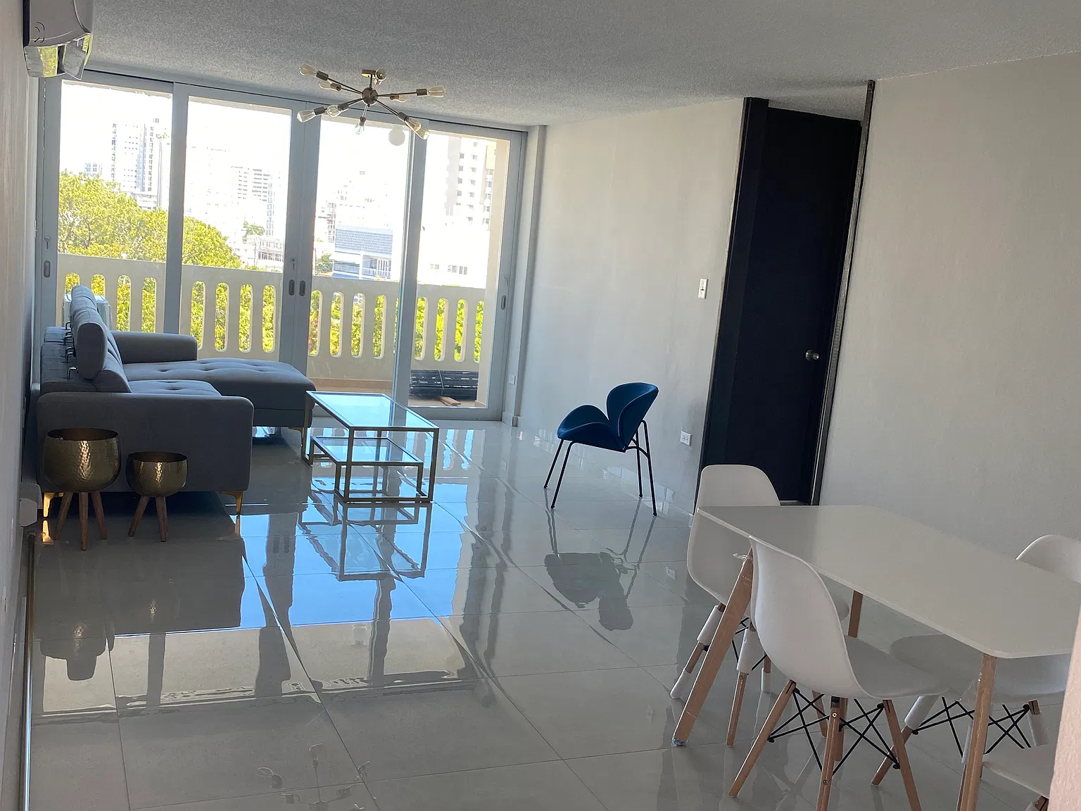 2 bed, 1065 sqft, $2,500 — Photo 3