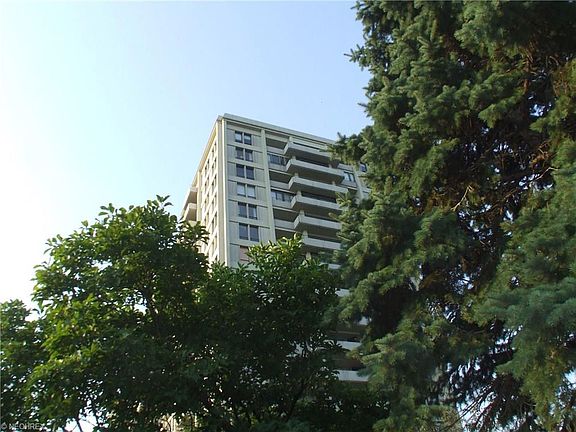 2nd image of 1 Bratenahl Pl APT 611