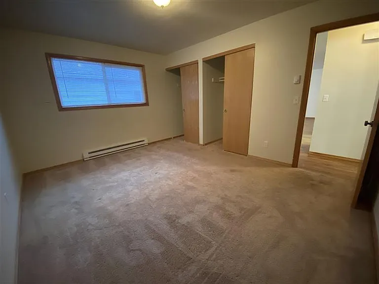Laura Lane Apartments — Photo 10