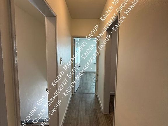 5th image of 1634 Pine Ave APT F