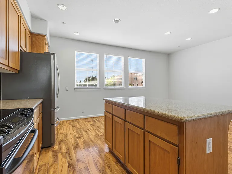 2878 4th St #1402 — Photo 22