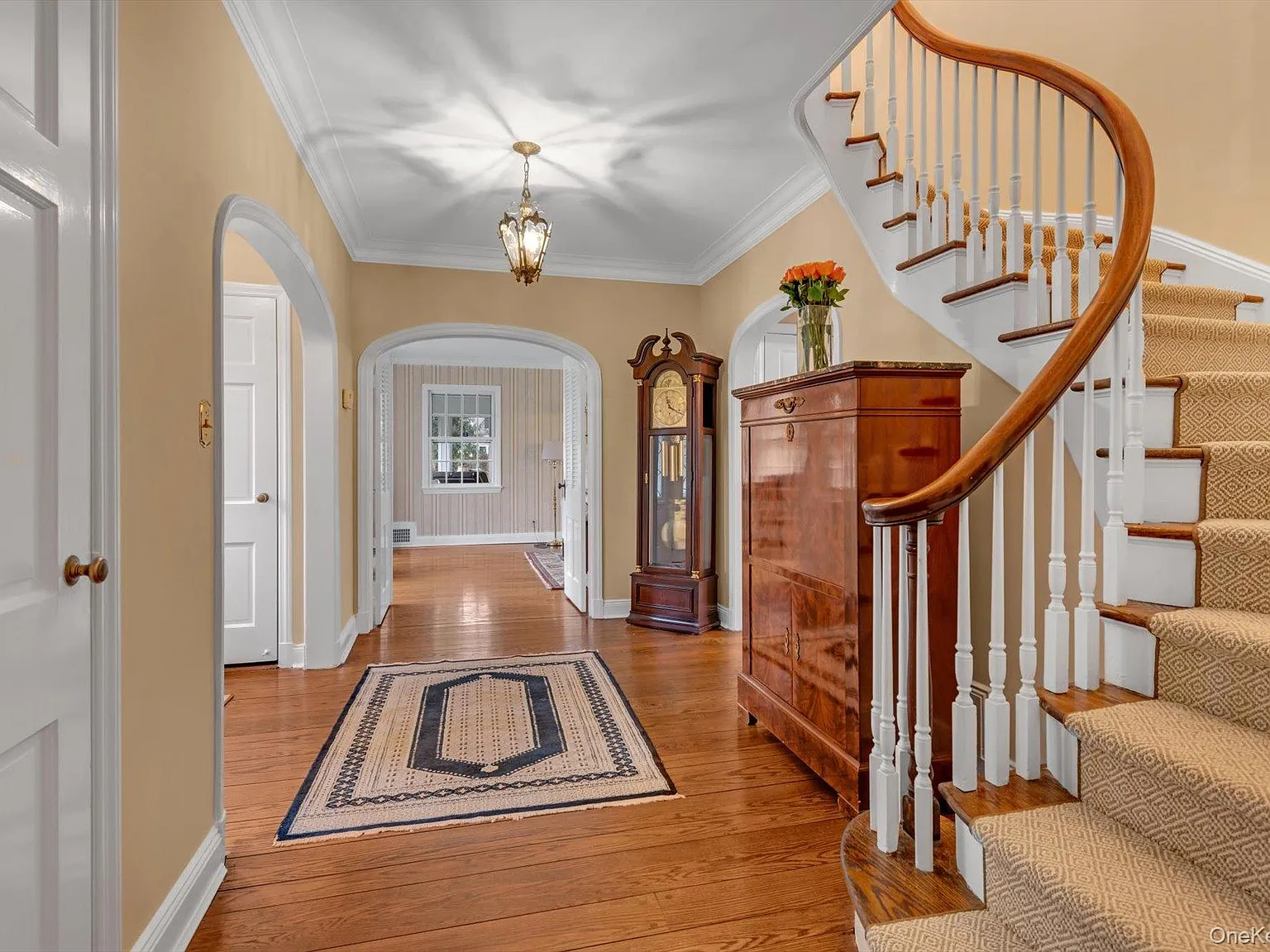 5 bed, 6.0 bath, 5411 sqft, $15,500 — Photo 3
