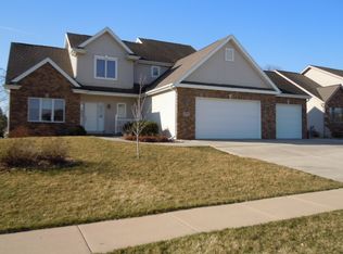 572 Lexington Dr, Oregon, WI 53575