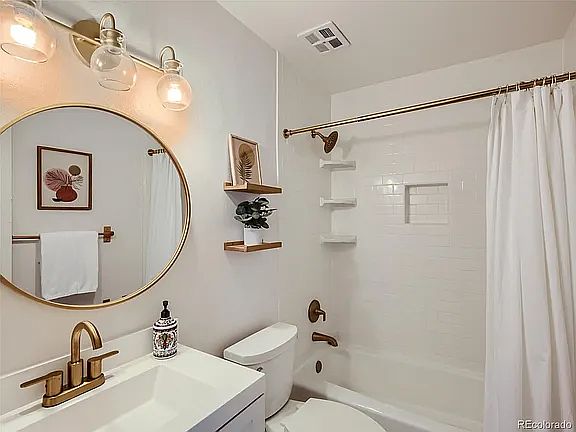 Master Full bath - Level 2