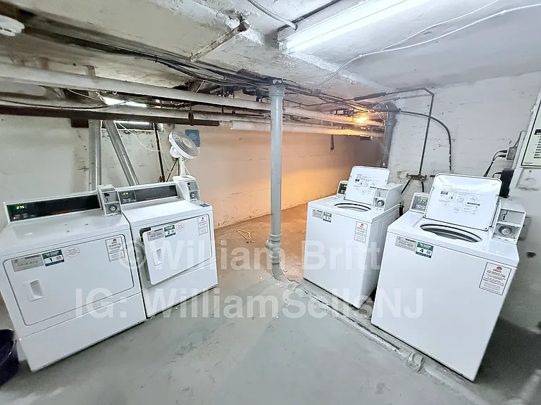 500-502 Alma Ter #B6 — Photo 18