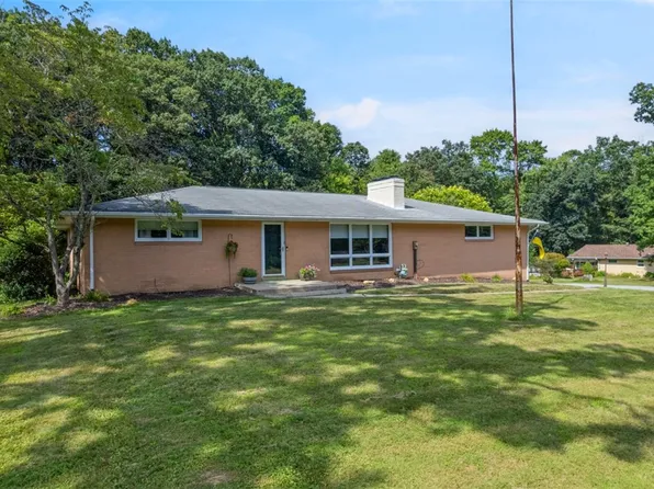 71 Bock Ln, Baden, PA 15005