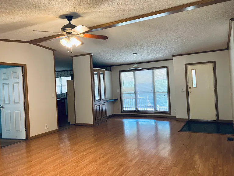 17 Hat Creek Dr — Photo 3