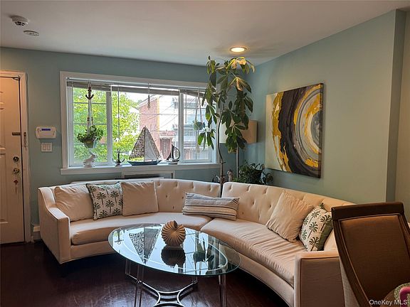 3rd image of 3705 Pratt Avenue #2C