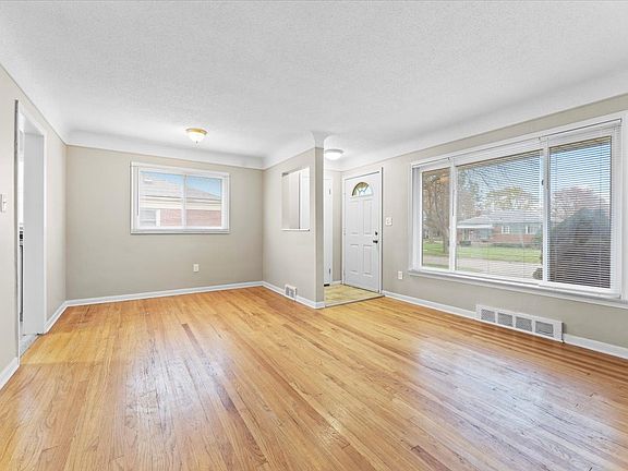 5th image of 3316 N Lynn Ct