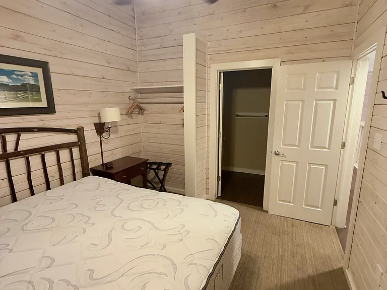 8350 Piney Shores Dr — Photo 10