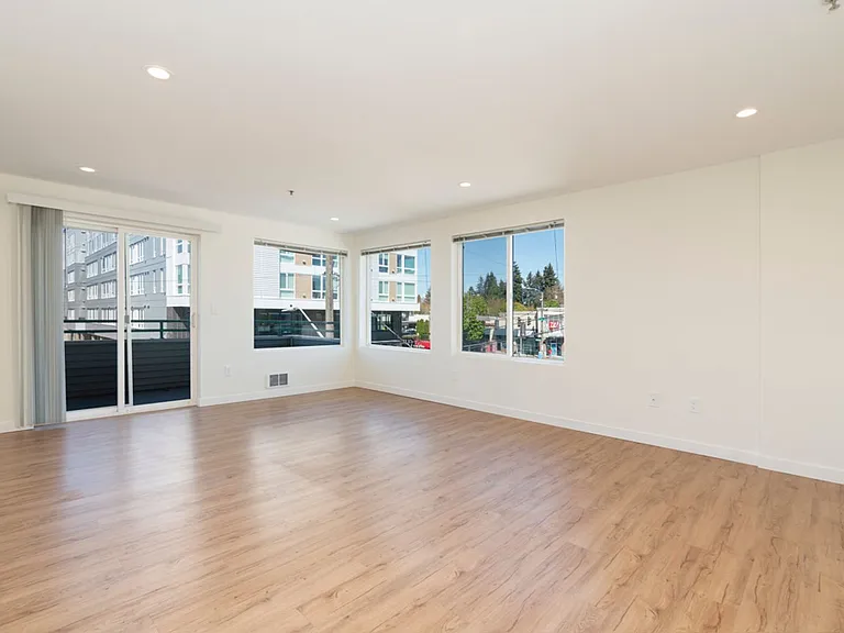 Nordhaven Apartments — Photo 40