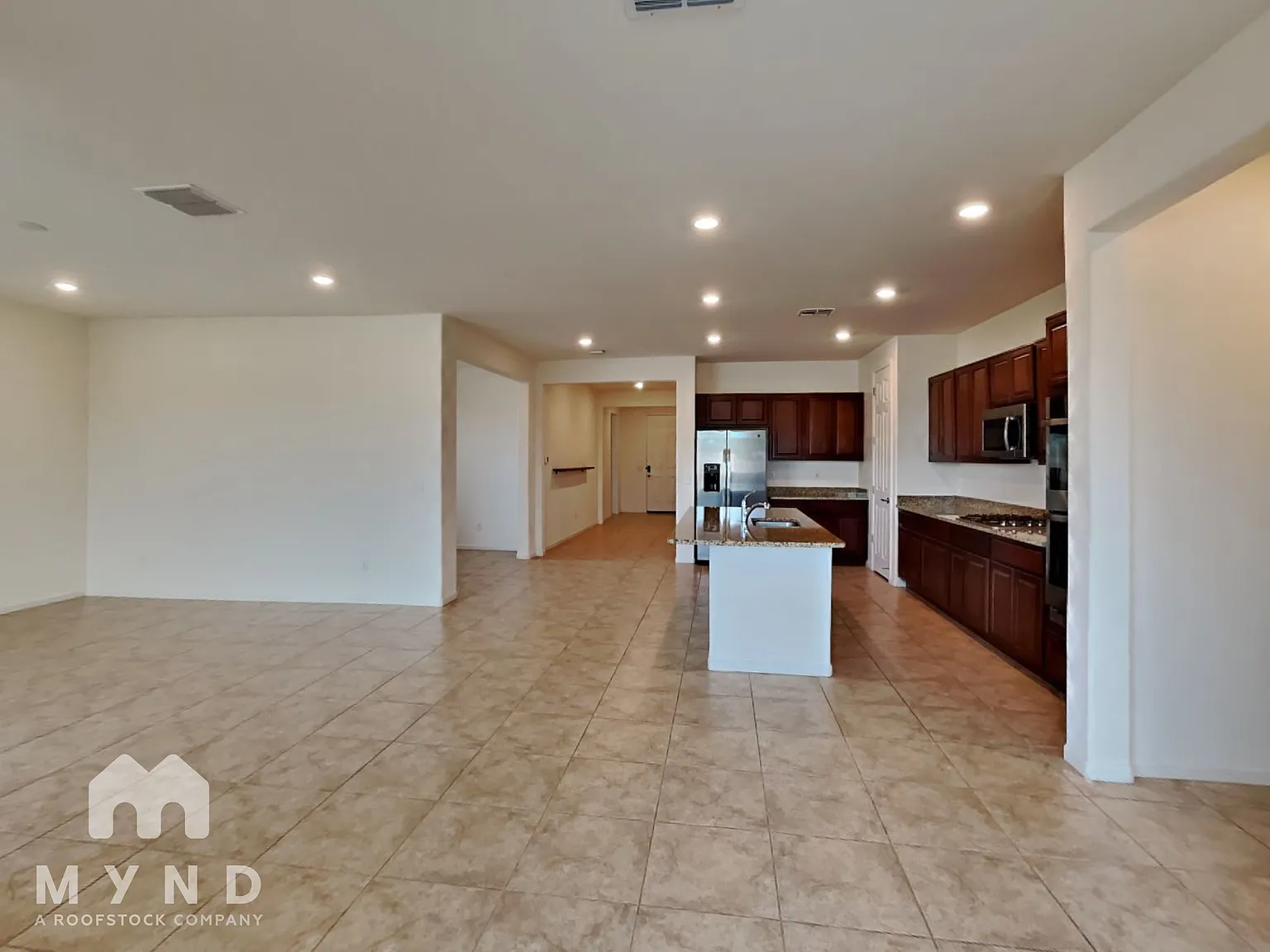 3 bed, 2.0 bath, 2014 sqft, $2,165 — Photo 3