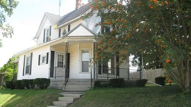 204 E Vine St photo 1
