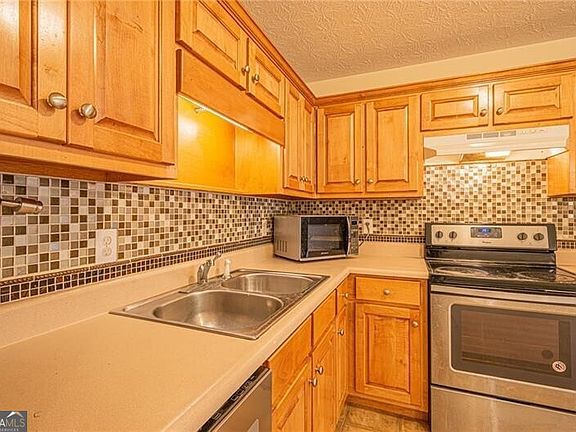 5th image of 63 Wild Ridge Ln