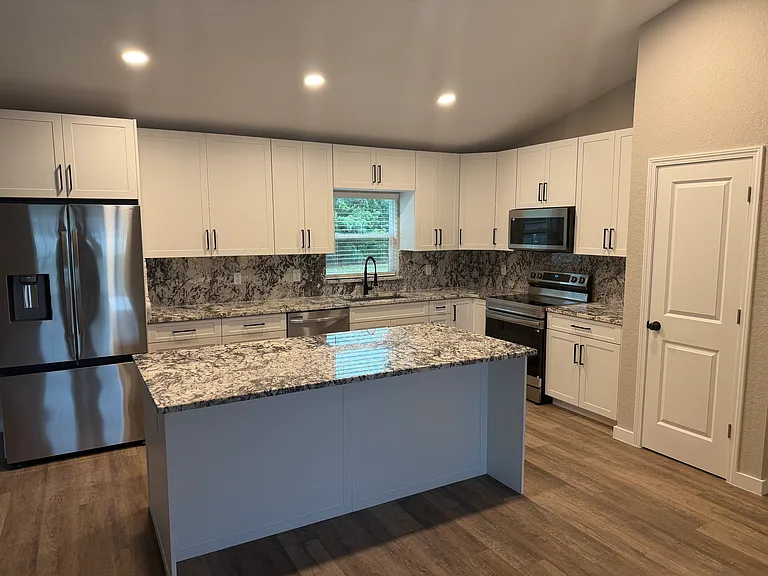 1607 NE 46th Rd — Photo 14