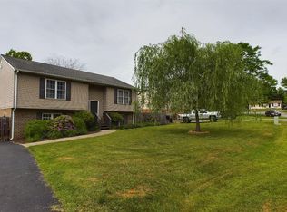 102 Creston Oaks Ct, Forest, VA 24551