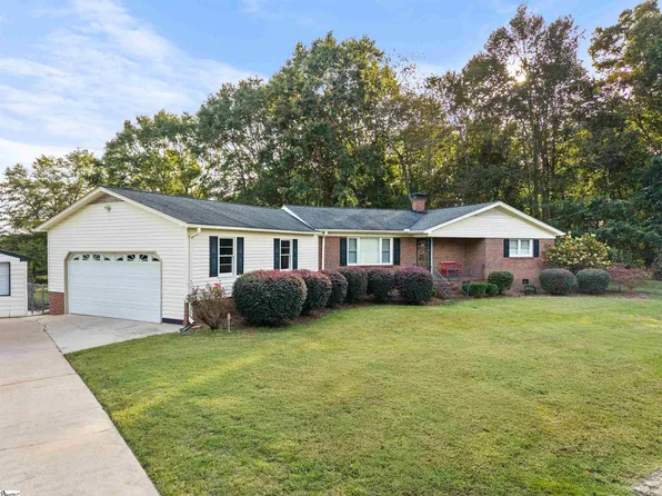 368 Ccc Camp Rd, Greer, SC 29651