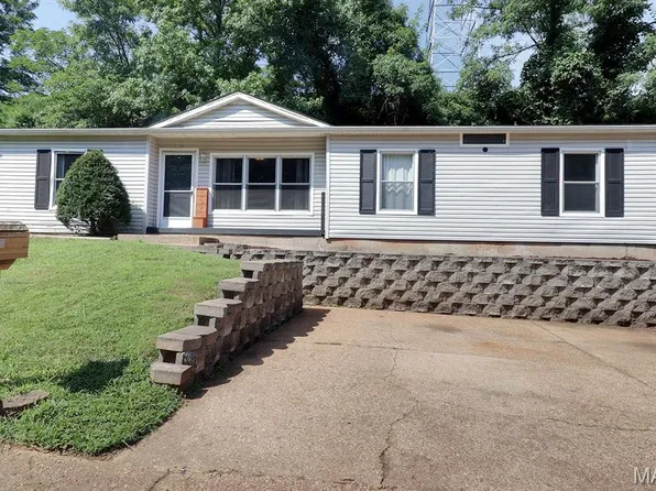 1739 Brennan Woods Ct, High Ridge, MO 63049