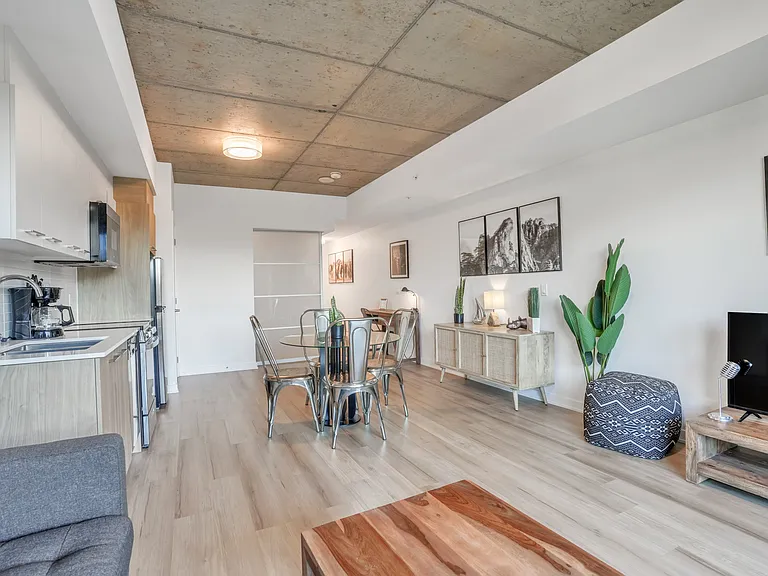 36 Robinson Ave — Photo 22