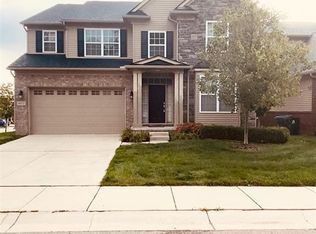 4872 W Stonegate Cir, Orion, MI 48359