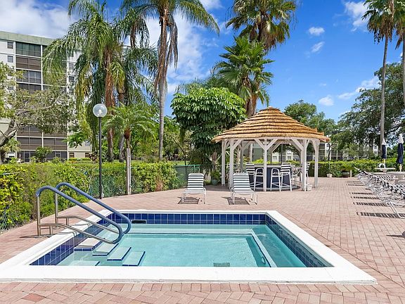 5th image of 2217 Cypress Island Dr APT 908