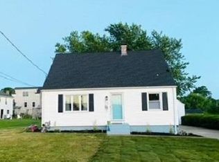 85 Seascape Ave, Middletown, RI 02842