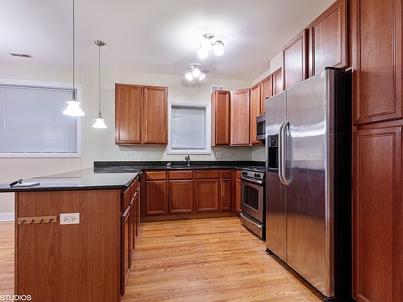 4th image of 4910 S Vincennes Ave #1