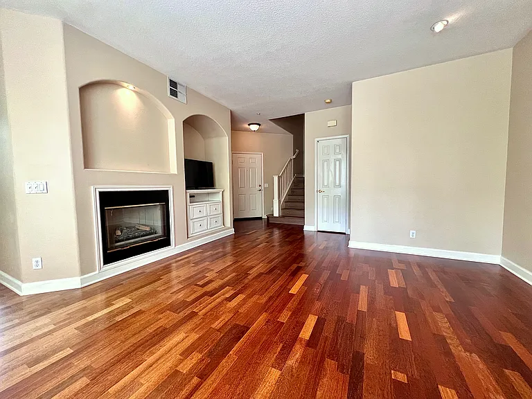 1102 Terra Bella — Photo 4