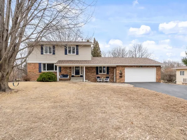 228 Hart Dr, Geneseo, IL 61254