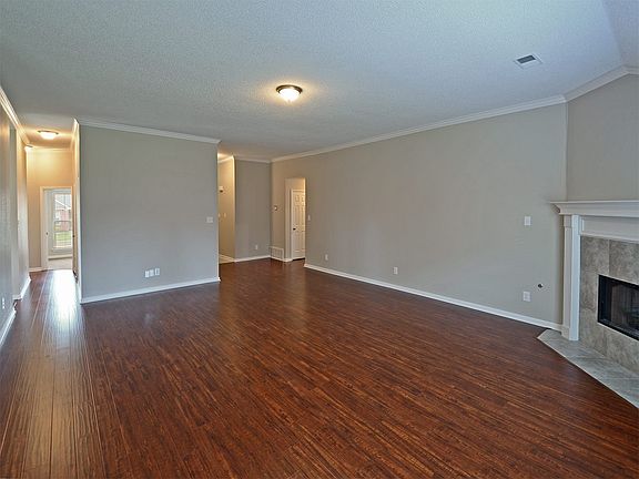 3rd image of 7031 Fernbank Ln