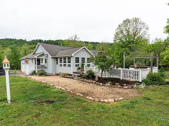 3rd image of 516 Estaline Valley Rd