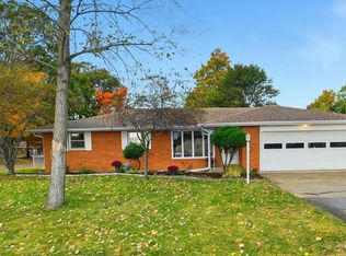 6910 W Cornbread Rd, Yorktown, IN 47396