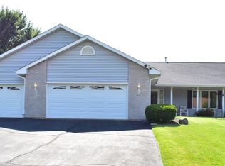 7862 Hawks View Dr, Machesney Park, IL 61115