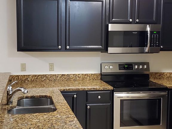 4th image of 2686 Oak Park Way #101