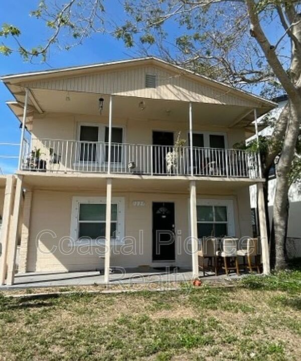 1st image of 1227 Fargo St S APT 1