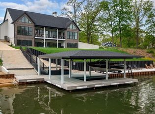 10028 E Pineridge Dr, Effingham, IL 62401