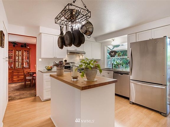 5th image of 10509 NE 120th Pl