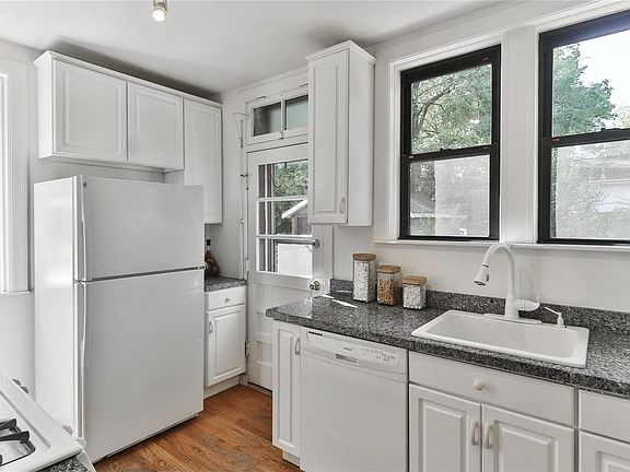 5th image of 7422 University Dr