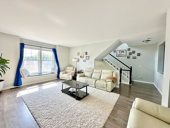 3rd image of 5502 Cambridge Way
