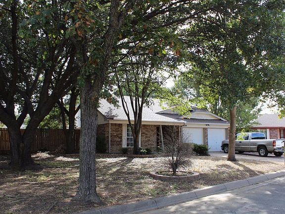 3rd image of 6109 Fernwood Dr