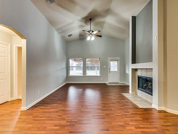 5th image of 1202 Huntsville Dr