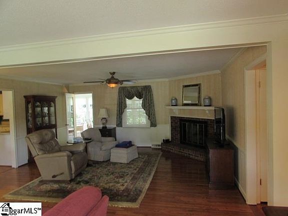 2nd image of 302 Sherborne Dr
